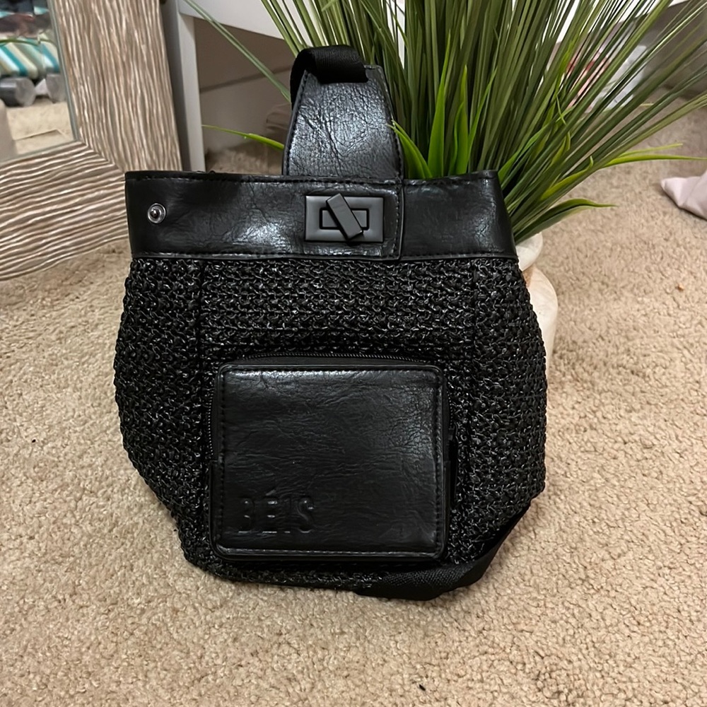 BEIS Sling Bag